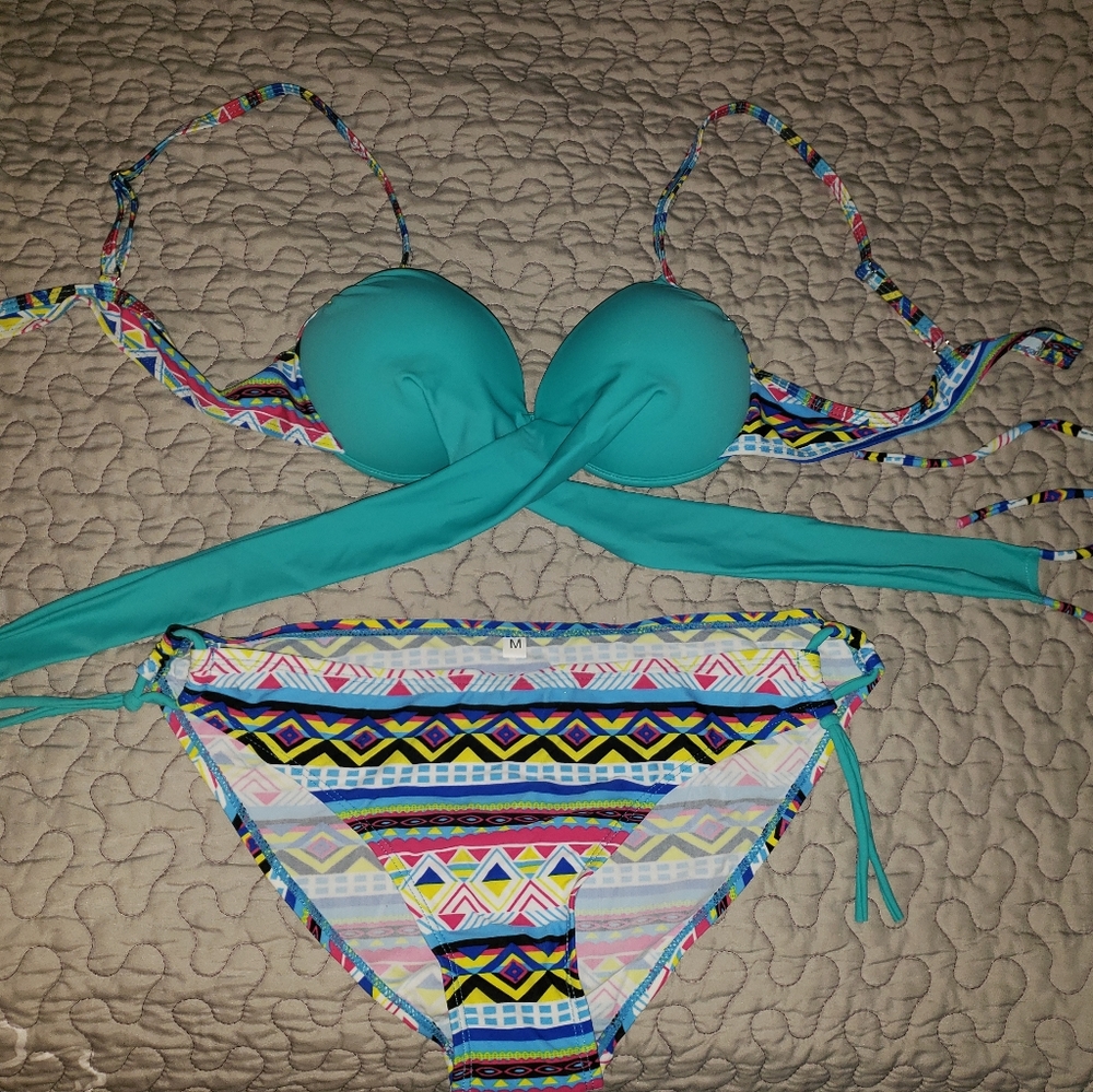 NWOT Cupshe Aztec Bikini M